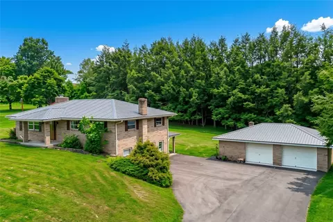 86 Mchenry Rd, Indiana, PA 15701