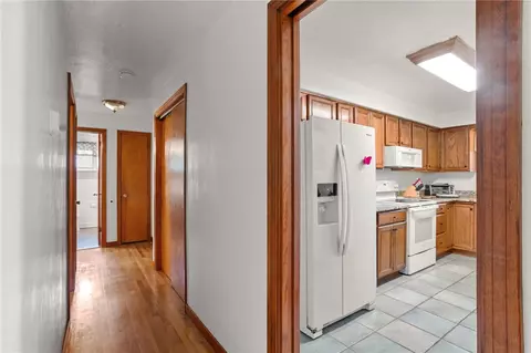 Entry Way - 449 Emerald Dr, Pittsburgh, PA 15237 photo 2 of 2