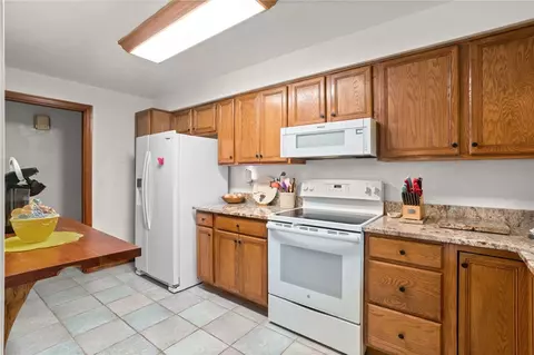 Kitchen - 449 Emerald Dr, Pittsburgh, PA 15237 photo 1 of 3