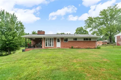 Exterior - 449 Emerald Dr, Pittsburgh, PA 15237 photo 2 of 3