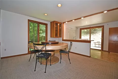 Dining - 986 Segar Rd, Pittsburgh, PA 15243 photo 1 of 3