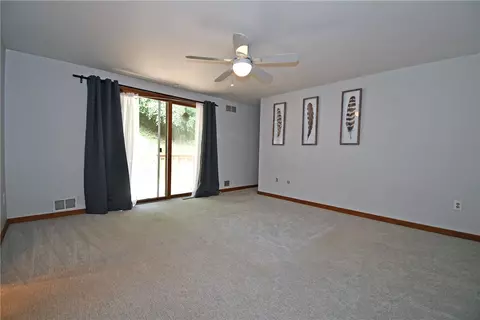 Bedroom - 986 Segar Rd, Pittsburgh, PA 15243 photo 2 of 10