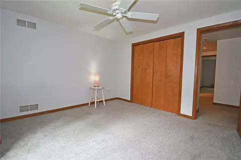 Bedroom - 986 Segar Rd, Pittsburgh, PA 15243 photo 8 of 10