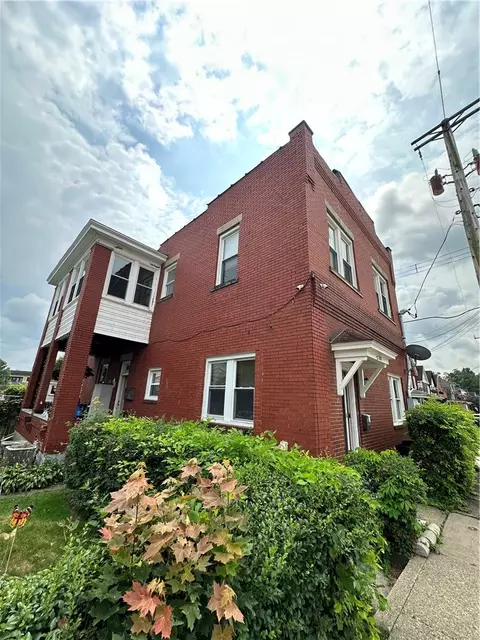 1119 Race St, Mckees Rocks, PA 15136