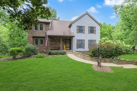126 Firethorn Rd, Baden, PA 15005