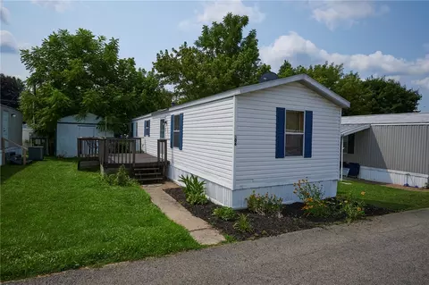 206 Lacona, Zelienople, PA 16063