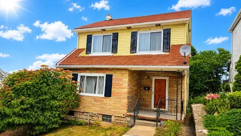 124 Holmes St, Vandergrift, PA 15690