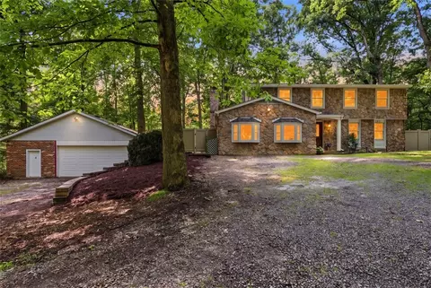 204 Summerfield Dr, Baden, PA 15005