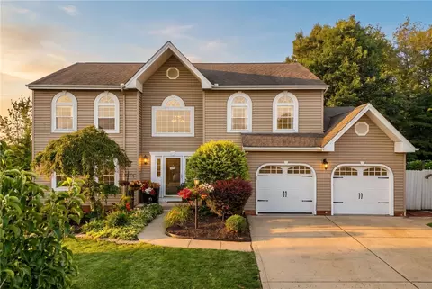4074 Valleyvue Dr, Gibsonia, PA 15044