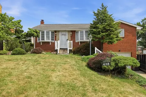 428 Lucy Dr, Pittsburgh, PA 15236