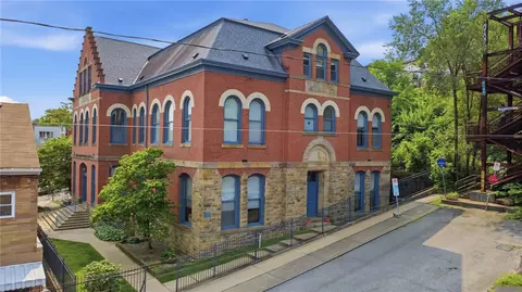171 S 15th St #202, Pittsburgh, PA 15203