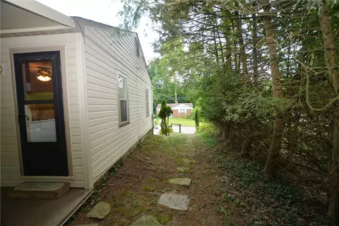 Exterior - 2425 Hampton Ave, Allison Park, PA 15101 photo 13 of 16