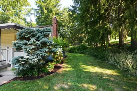 Exterior - 2425 Hampton Ave, Allison Park, PA 15101 photo 5 of 16