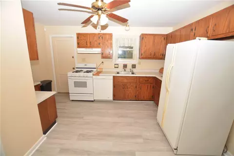 Kitchen - 2425 Hampton Ave, Allison Park, PA 15101 photo 1 of 6