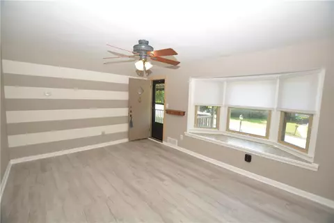 Living - 2425 Hampton Ave, Allison Park, PA 15101 photo 3 of 6