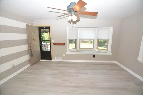 Living - 2425 Hampton Ave, Allison Park, PA 15101 photo 4 of 6