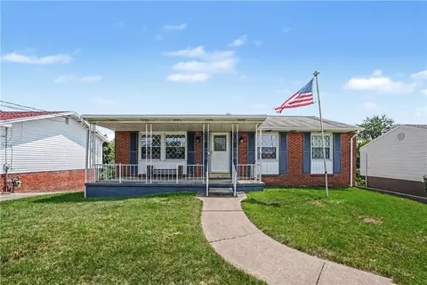 411 Palomino Dr, Oakdale, PA 15071