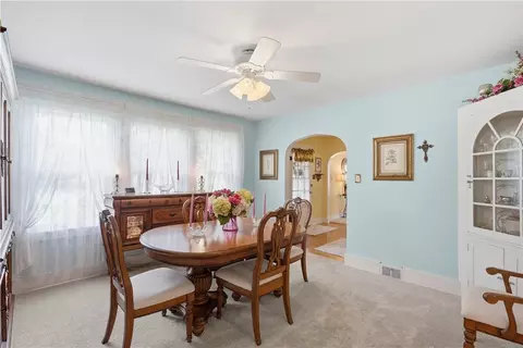 Dining - 725 Pine Ave, Mars, PA 16046 photo 2 of 3