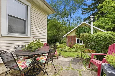 Exterior - 725 Pine Ave, Mars, PA 16046 photo 4 of 5