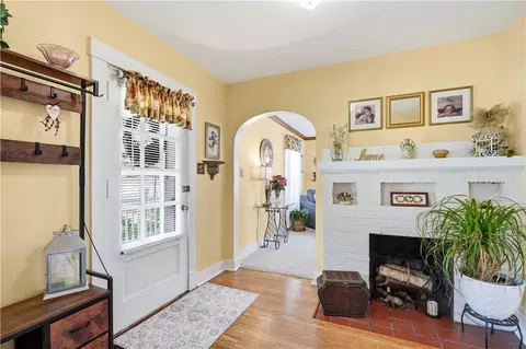 Entry Way - 725 Pine Ave, Mars, PA 16046 photo 1 of 1