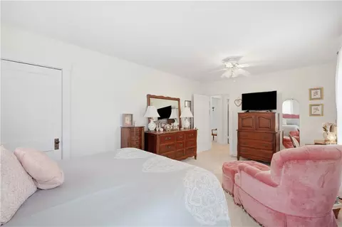 Bedroom - 725 Pine Ave, Mars, PA 16046 photo 3 of 5