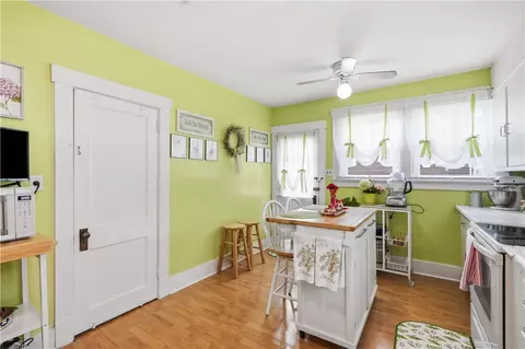 Kitchen - 725 Pine Ave, Mars, PA 16046 photo 4 of 4