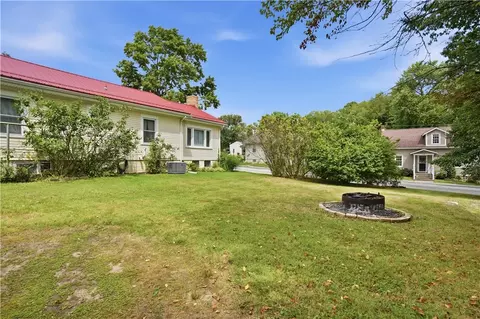 Exterior - 725 Pine Ave, Mars, PA 16046 photo 5 of 5