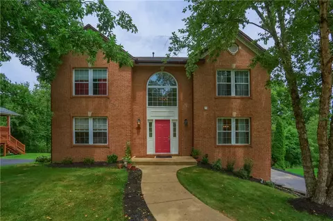 2016 Blossom Dr, Gibsonia, PA 15044