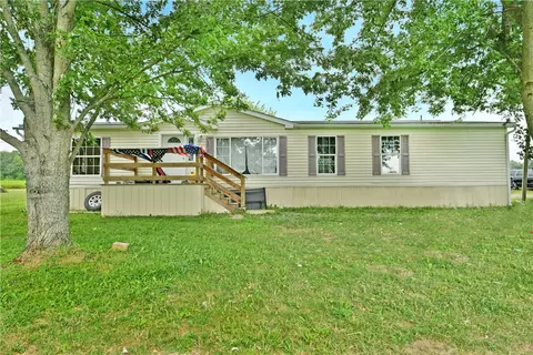 1952 Perry Hwy, Fredonia, PA 16124
