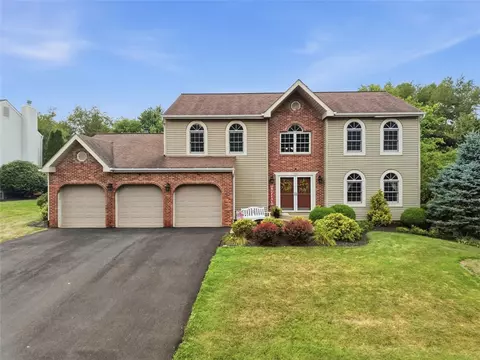 151 Woodbine Dr, Cranberry Township, PA 16066
