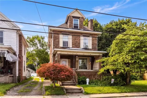 423 Deer Ln, Rochester, PA 15074