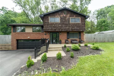 615 Greenspring Dr, Gibsonia, PA 15044