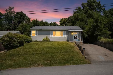 1329 New York Ave, Port Vue, PA 15133