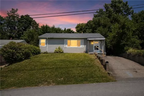 1329 New York Ave, Port Vue, PA 15133