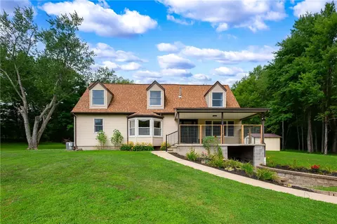 407 N Liberty Rd, Grove City, PA 16127
