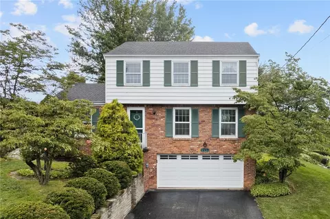 1249 Cairn Dr, Bethel Park, PA 15102