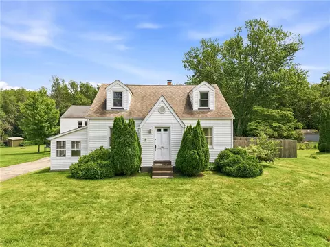 176 Dutch Ln, Hermitage, PA 16148