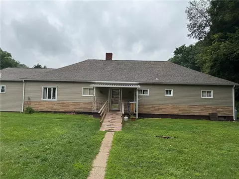 521 Pike Run Dr, Daisytown, PA 15427
