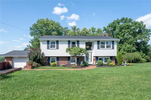 1206 Waverly Dr, Latrobe, PA 15650