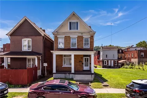 385 2nd St, Pitcairn, PA 15140