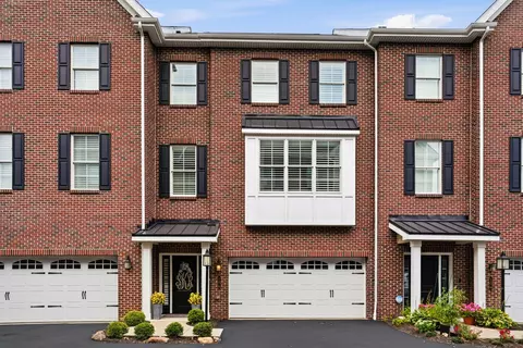 106 Chapel Hbr, Pittsburgh, PA 15238
