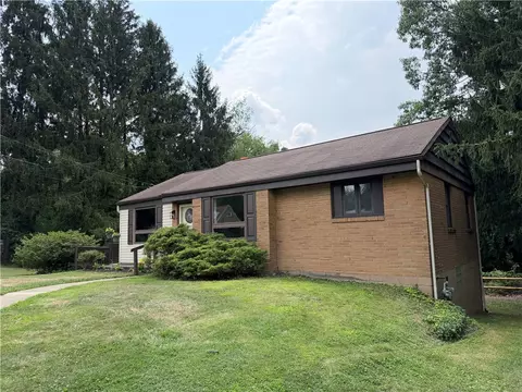 4140 Grandview Dr, Gibsonia, PA 15044
