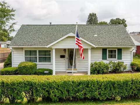 1916 South Dr, Aliquippa, PA 15001