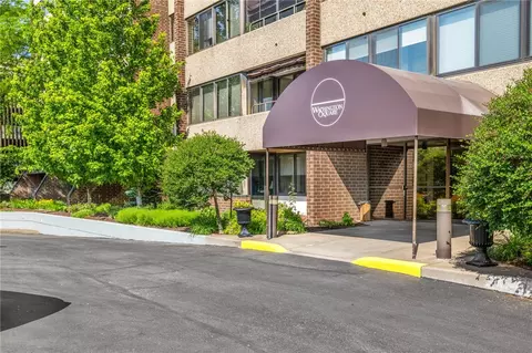 750 Washington Rd #409, Pittsburgh, PA 15228