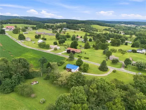 233 Acme Dam Rd, Acme, PA 15610
