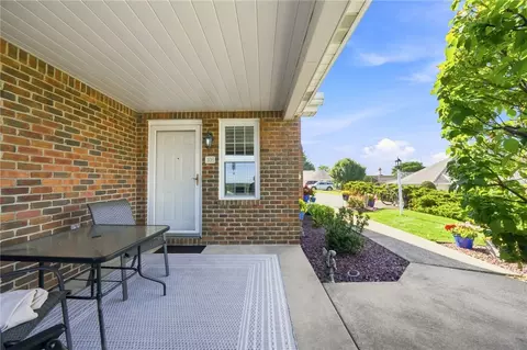 108 Overview Dr, Greensburg, PA 15601
