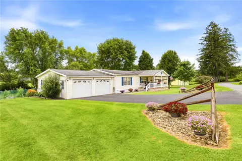 166 Waterloo St, Friedens, PA 15541