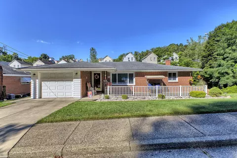632 Pitcairn Ave, Jeannette, PA 15644