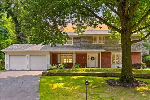 3206 Brunton Dr, Glenshaw, PA 15116