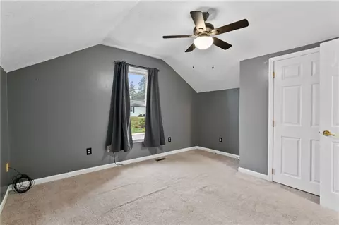 Bedroom - 421 Beaver St, Mars, PA 16046 photo 6 of 8